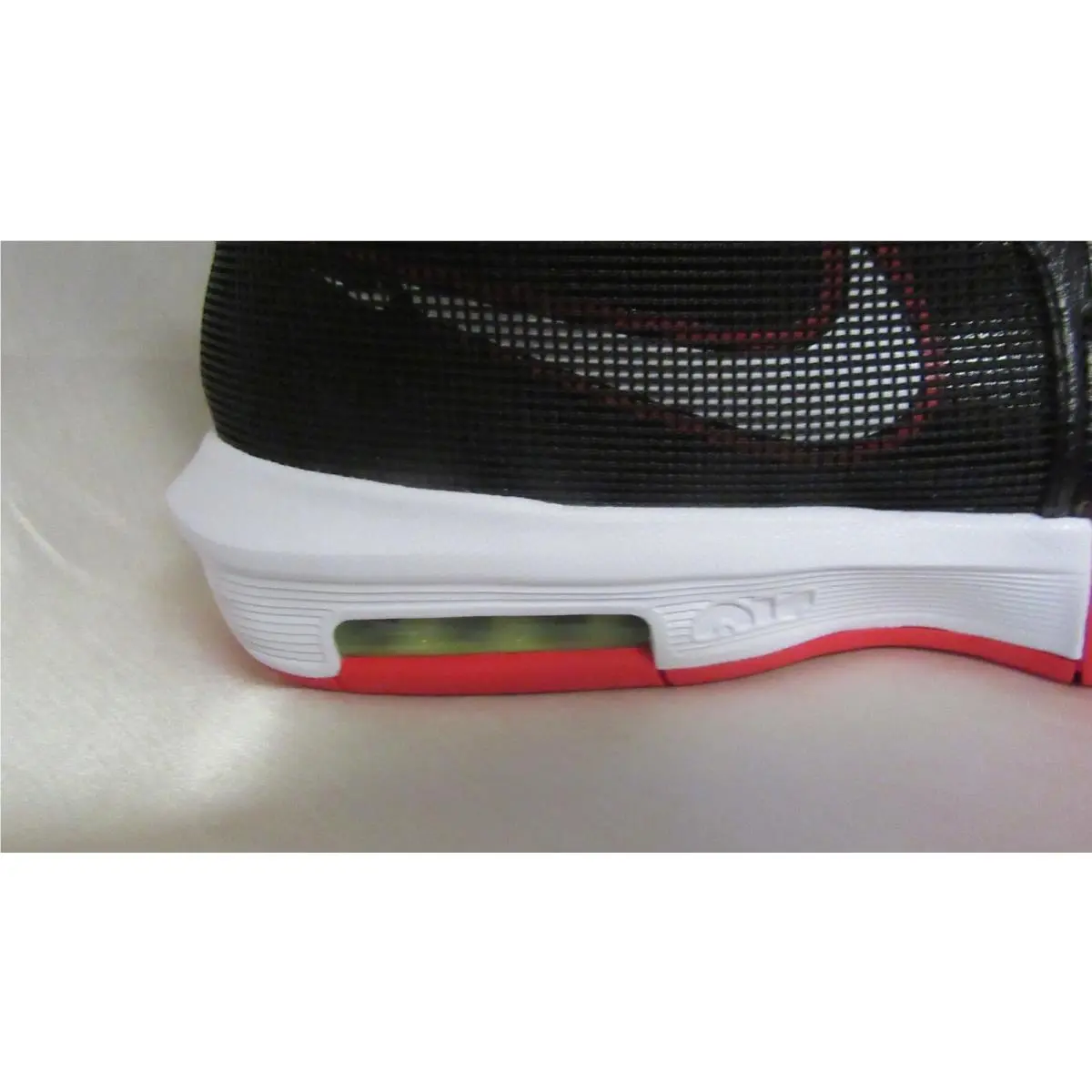 Nike shoes - Nike LeBron Witness - LeBron Witness - FV0400OO1 - BLACK/WHT/ RED 1