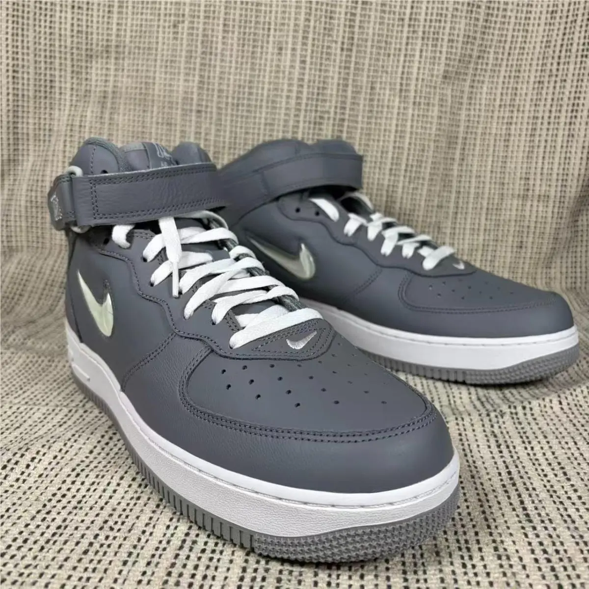 Nike shoes - Nike One - One - DH5622-001 - Gray 9