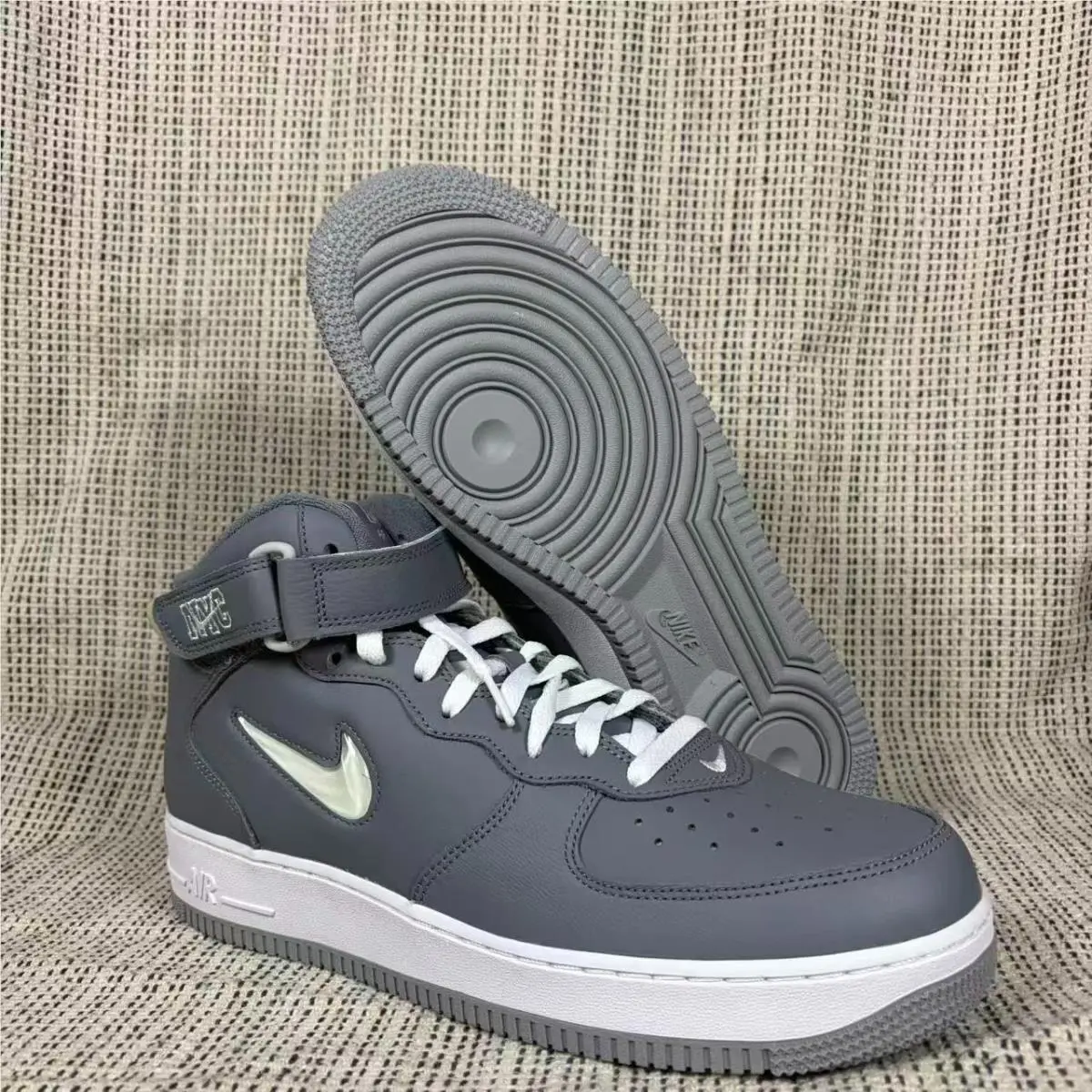 Nike shoes - Nike One - One - DH5622-001 - Gray 2