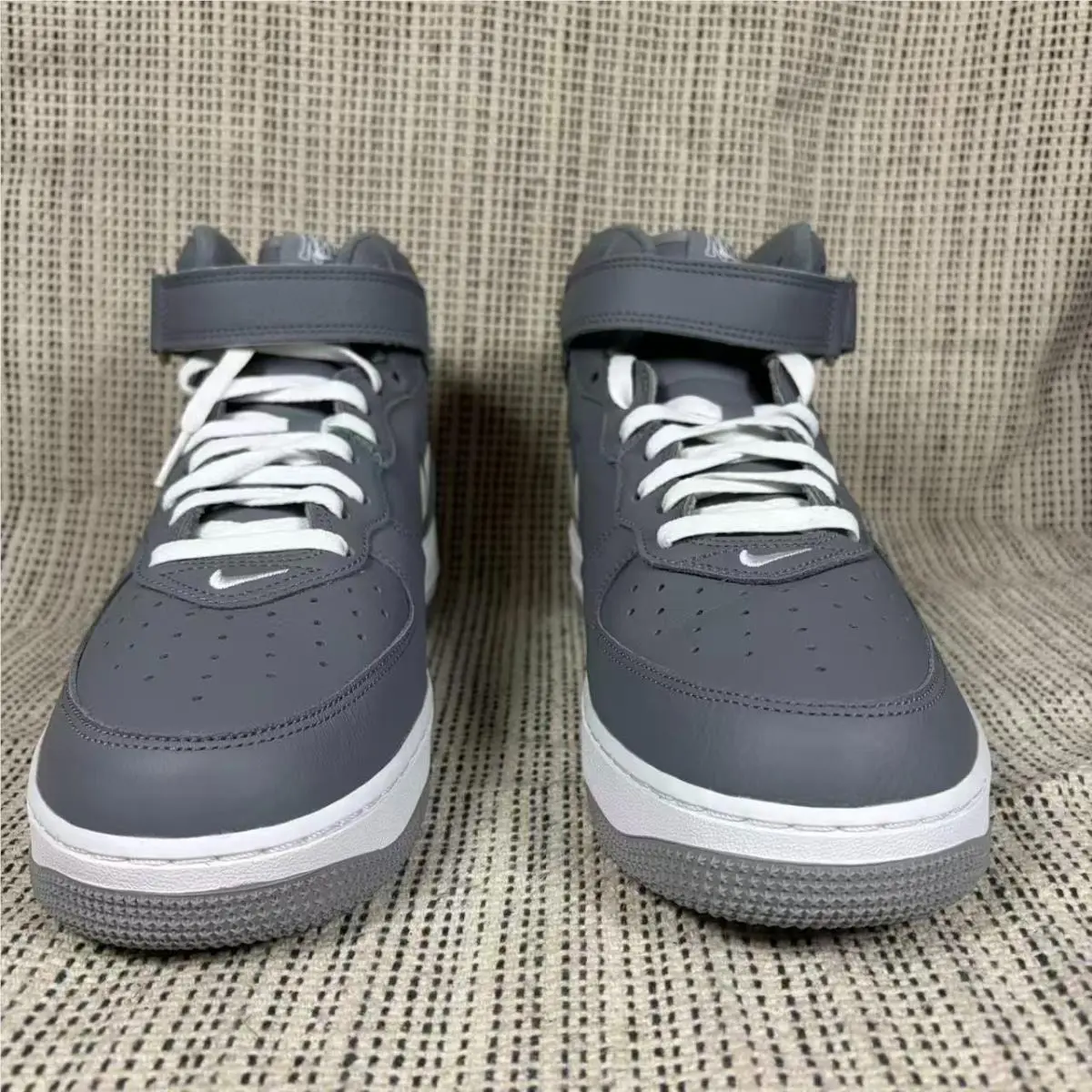 Nike shoes - Nike One - One - DH5622-001 - Gray 17