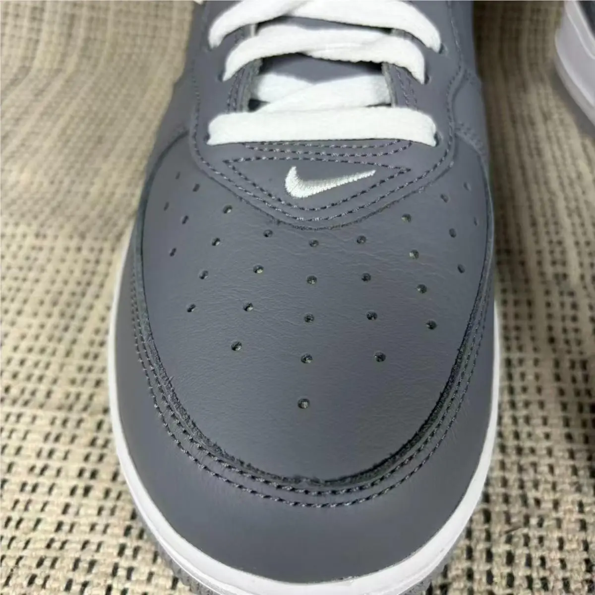 Nike shoes - Nike One - One - DH5622-001 - Gray 23