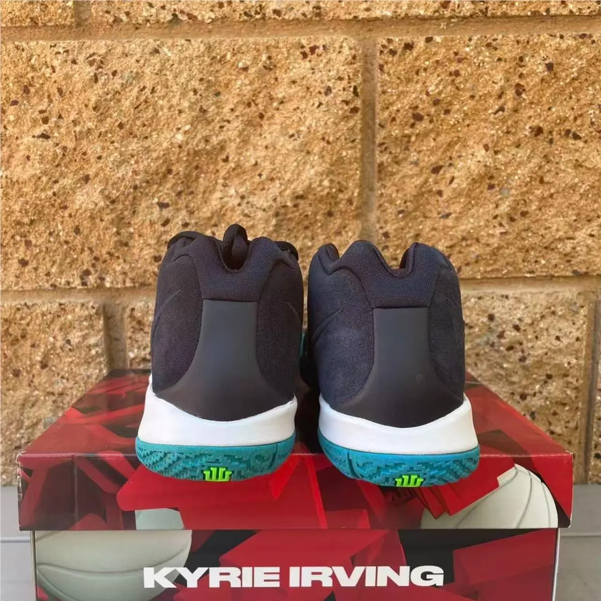 Nike shoes - Nike Kyrie 4 - Kyrie - Black 10