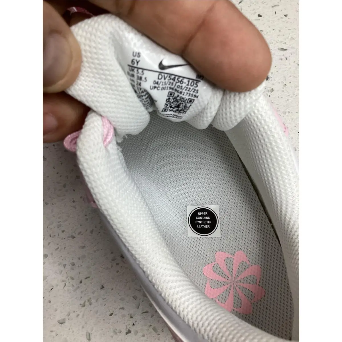 Nike shoes - White 3