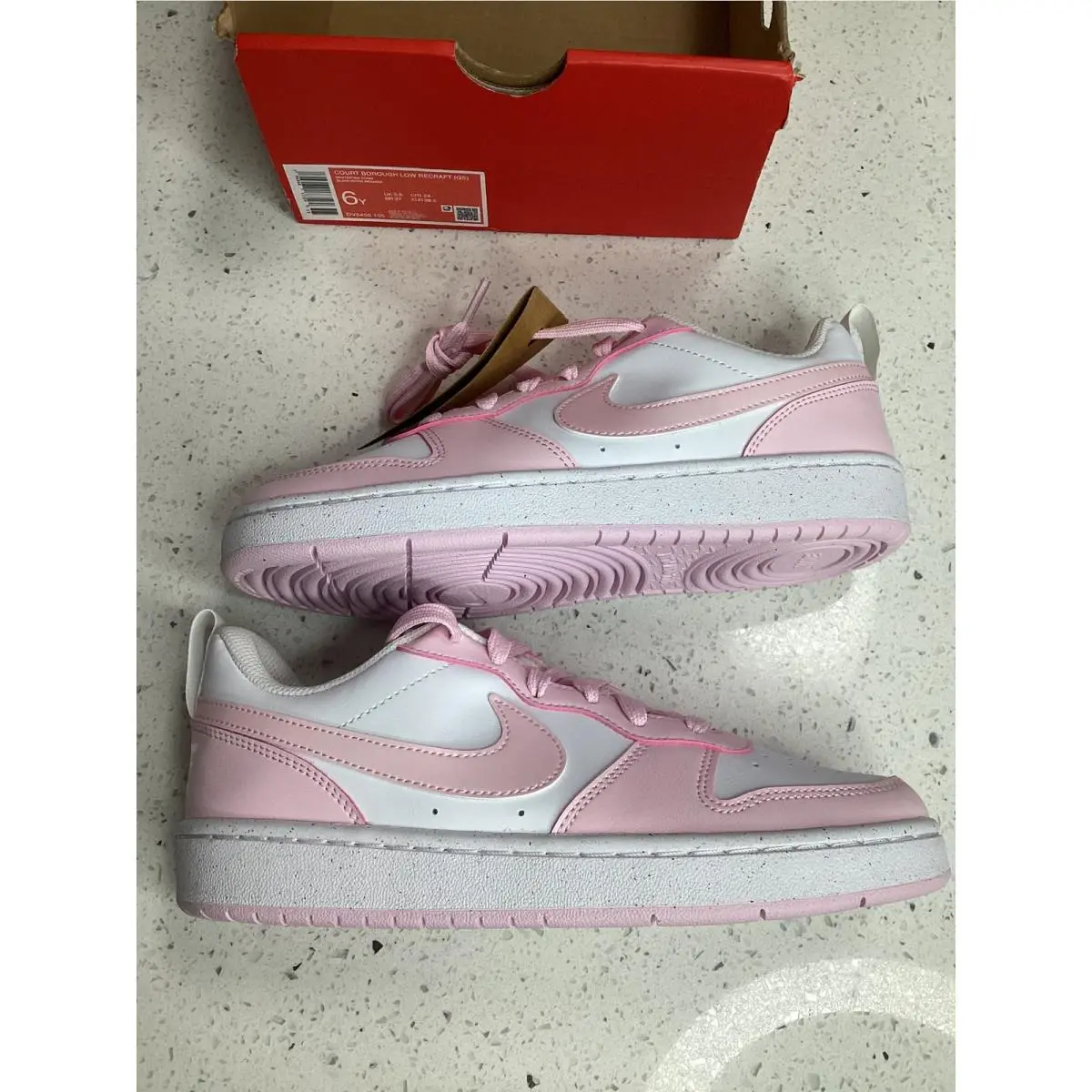 Nike shoes - White 2