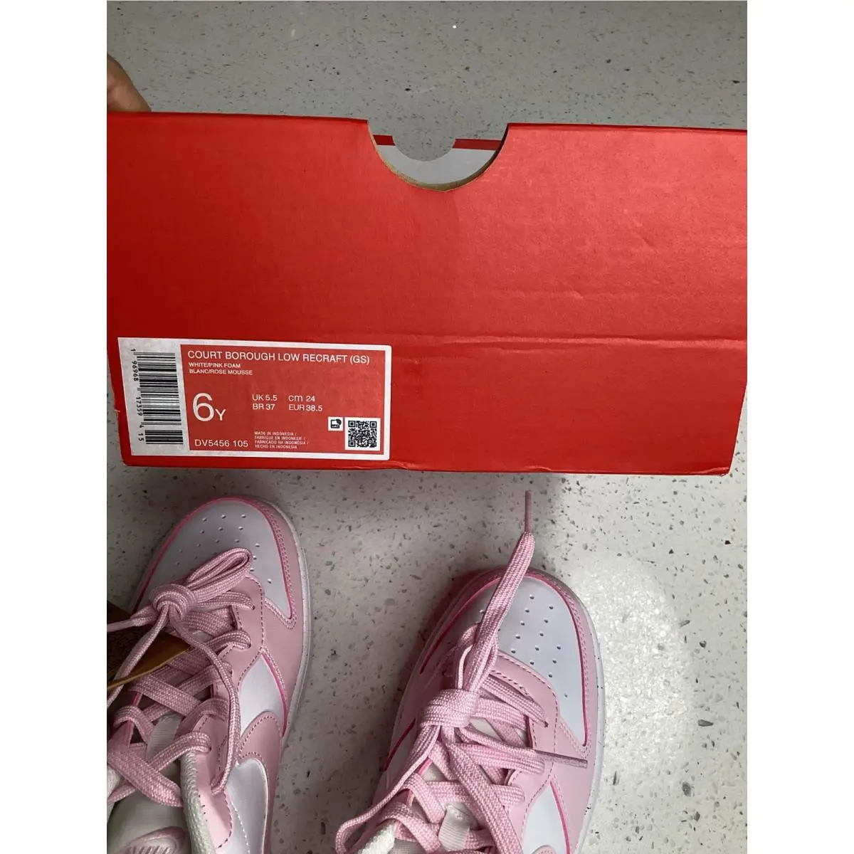 Nike shoes - White 4