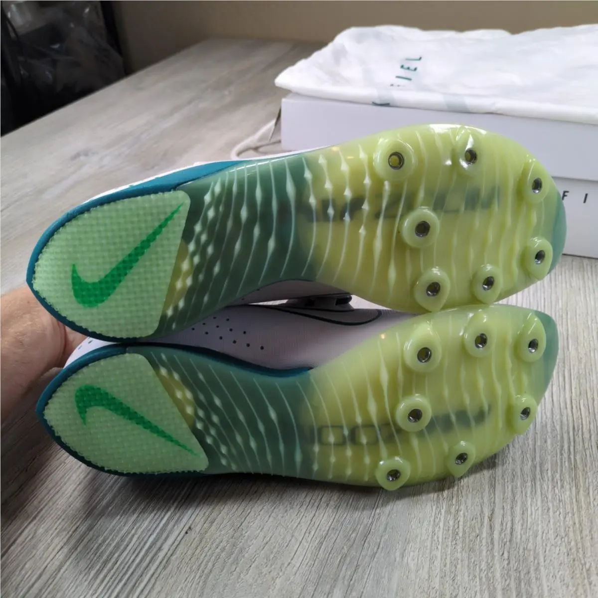 Nike shoes - White 3