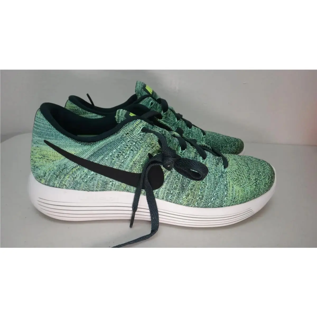 Nike shoes - Nike LunarEpic Flyknit - LunarEpic Flyknit - 843764-300 - Green 1