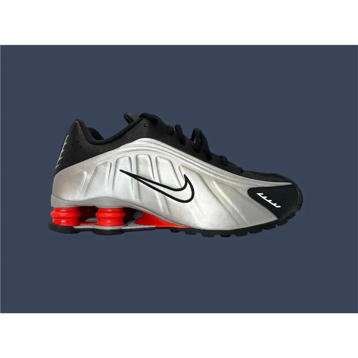 Nike Shox R4 Metallic Silver Size 9 HQ1988-002