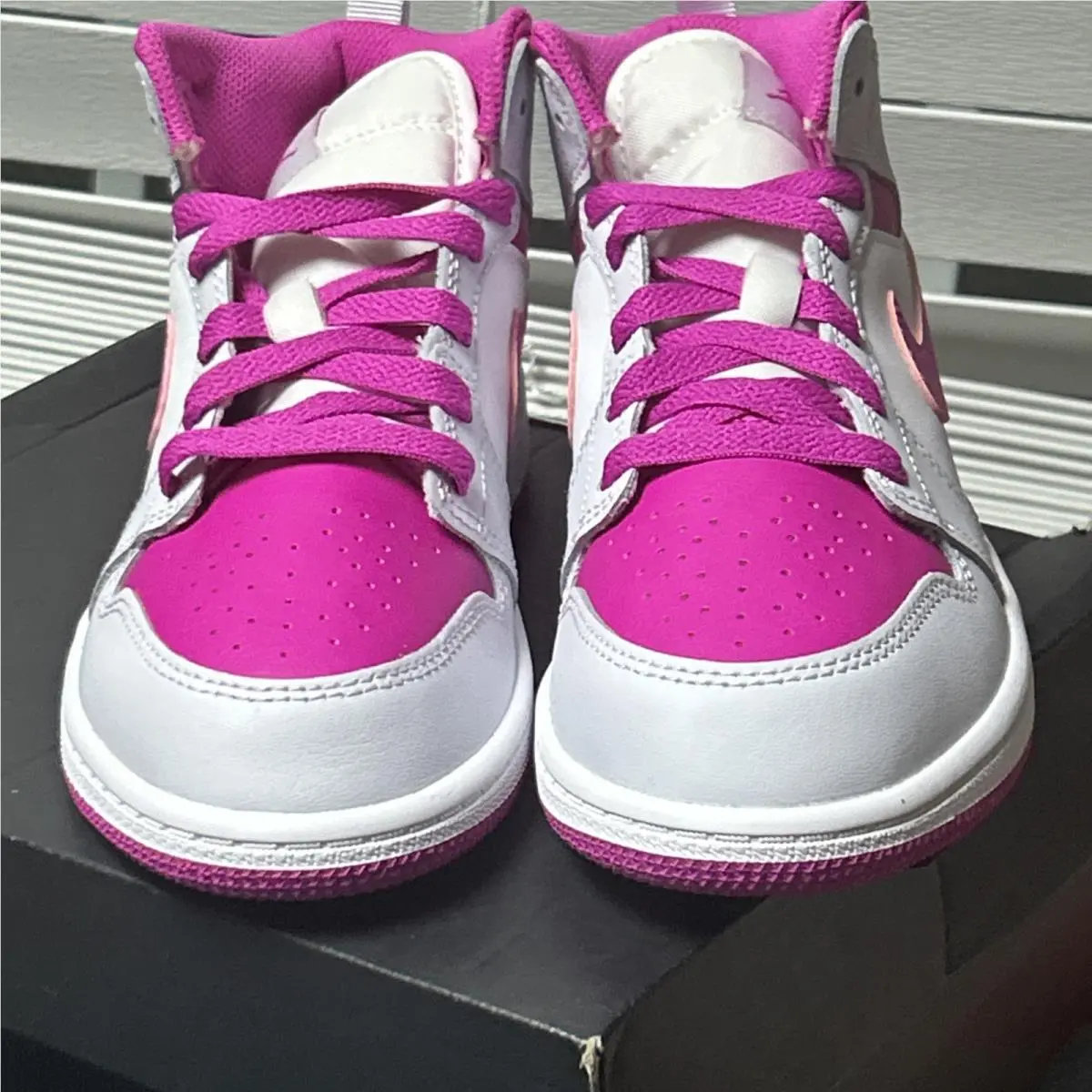 Nike shoes - Air Jordan 1 Mid - Air Mid - Pink 2