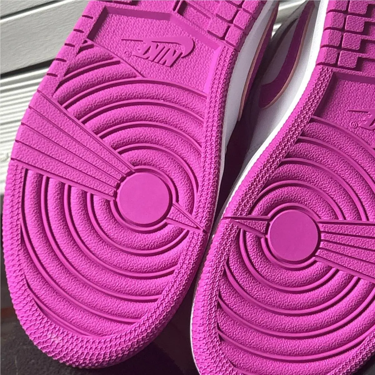 Nike shoes - Air Jordan 1 Mid - Air Mid - Pink 3