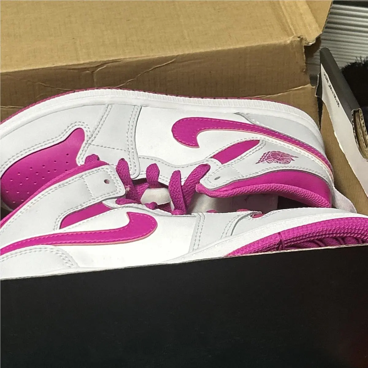 Nike shoes - Air Jordan 1 Mid - Air Mid - Pink 5