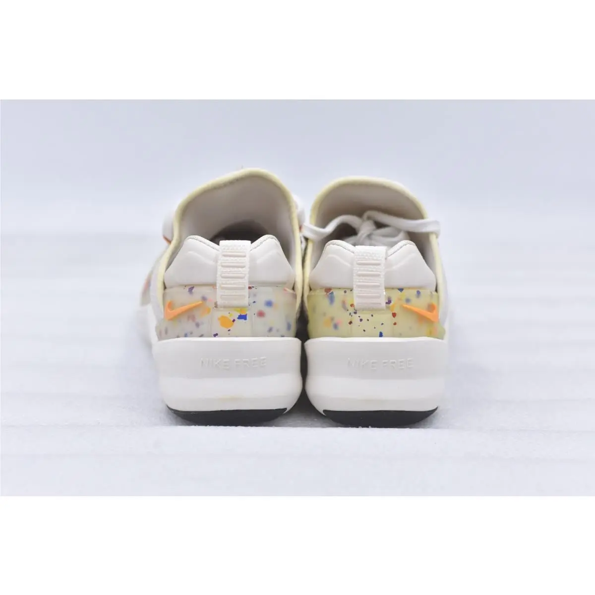 Nike shoes - White (UPC: 193151688552) 2