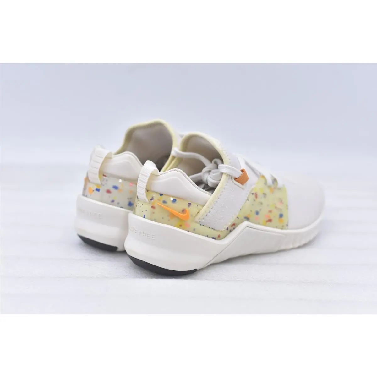 Nike shoes - White (UPC: 193151688552) 3