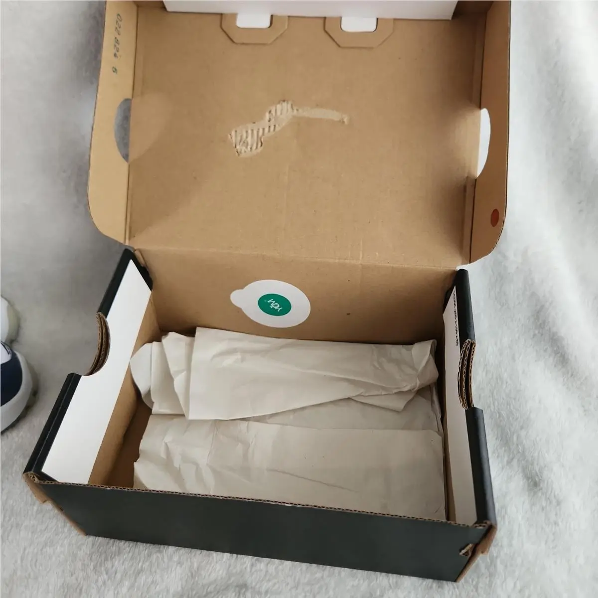 Nike shoes - Air Jordan 11 - Air - White (UPC: 197593812797) 6