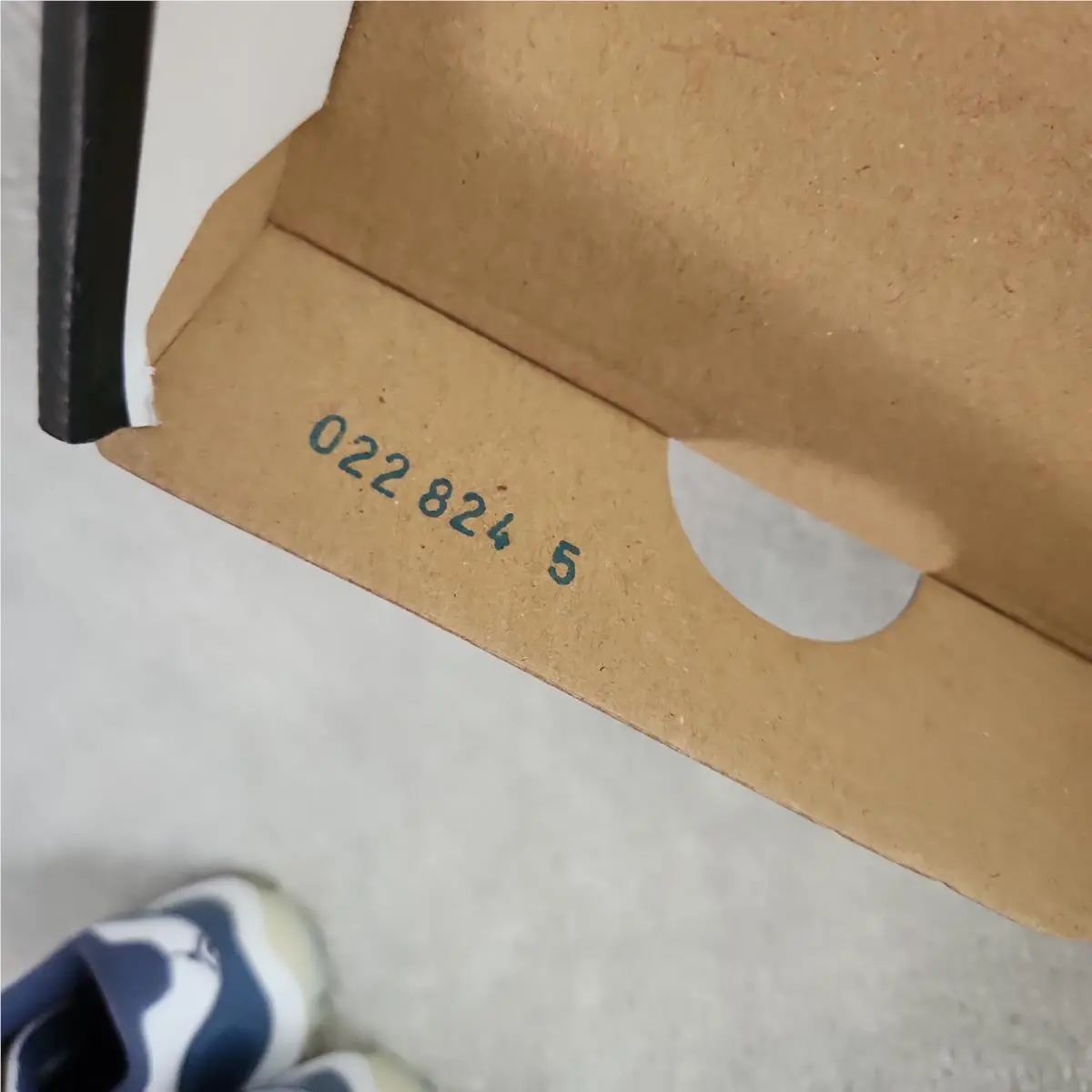 Nike shoes - Air Jordan 11 - Air - White (UPC: 197593812797) 7