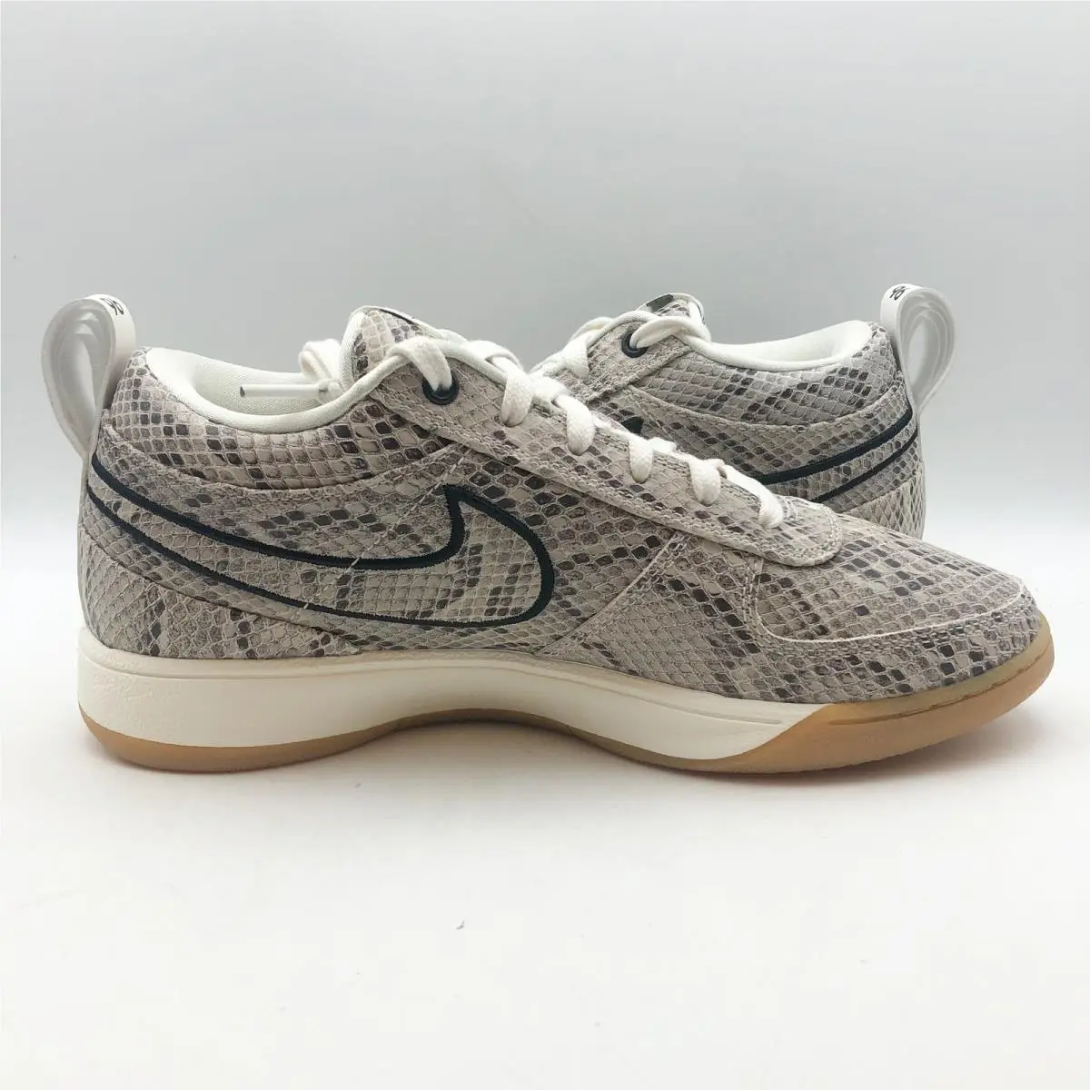 Nike shoes - Brown 2