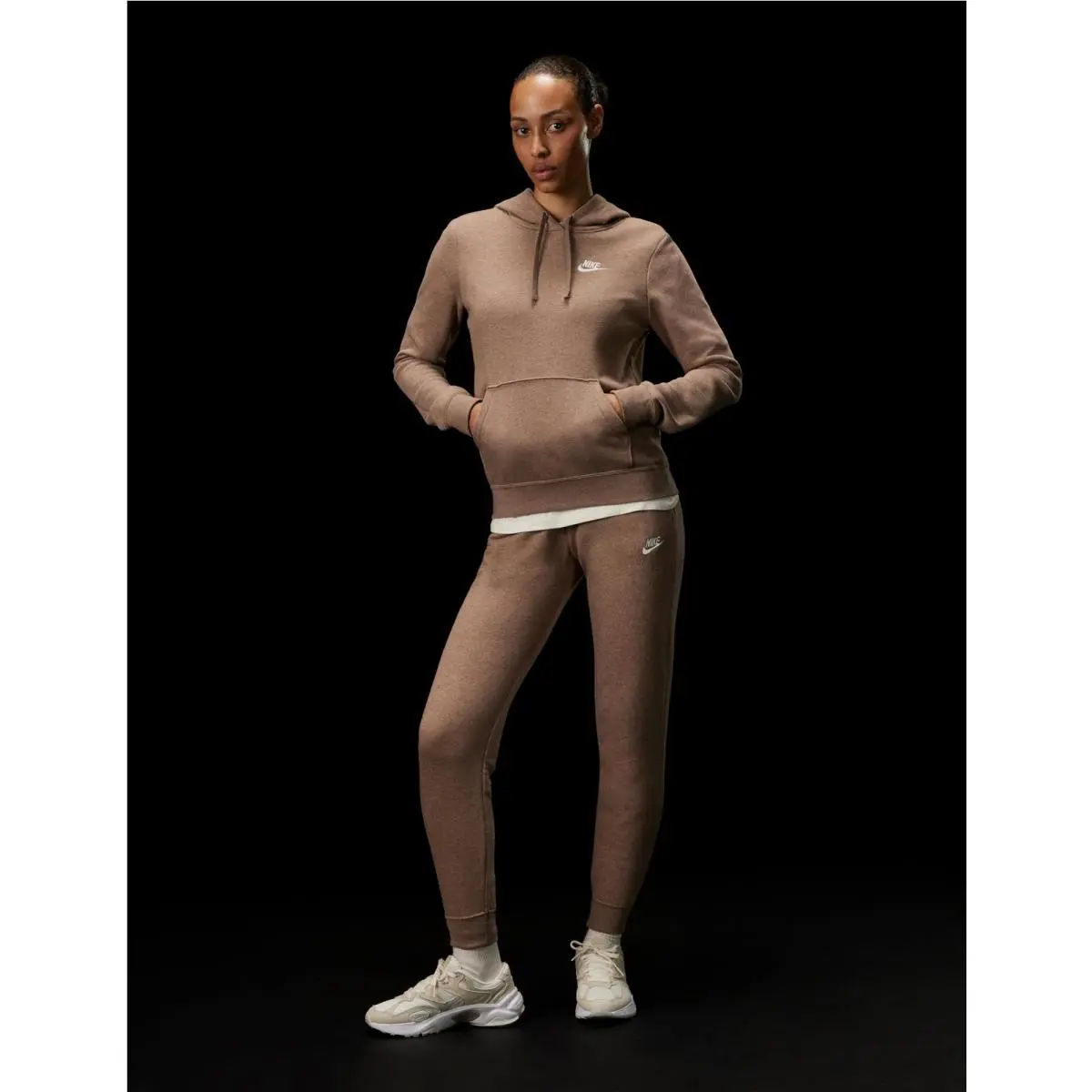 Nike shoes - Ivory (UPC: 197593655639) 1