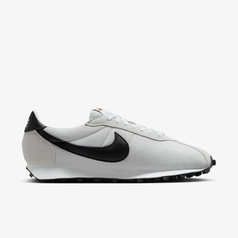 Nike shoes - White 2
