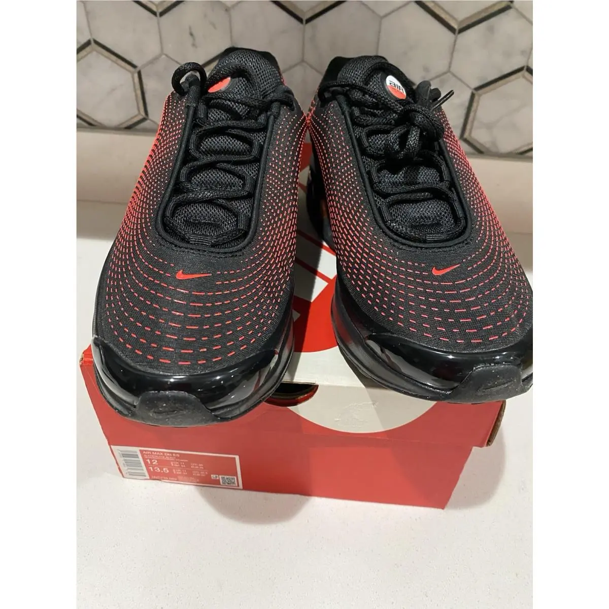 Nike shoes - Black/Bright Crimson 0