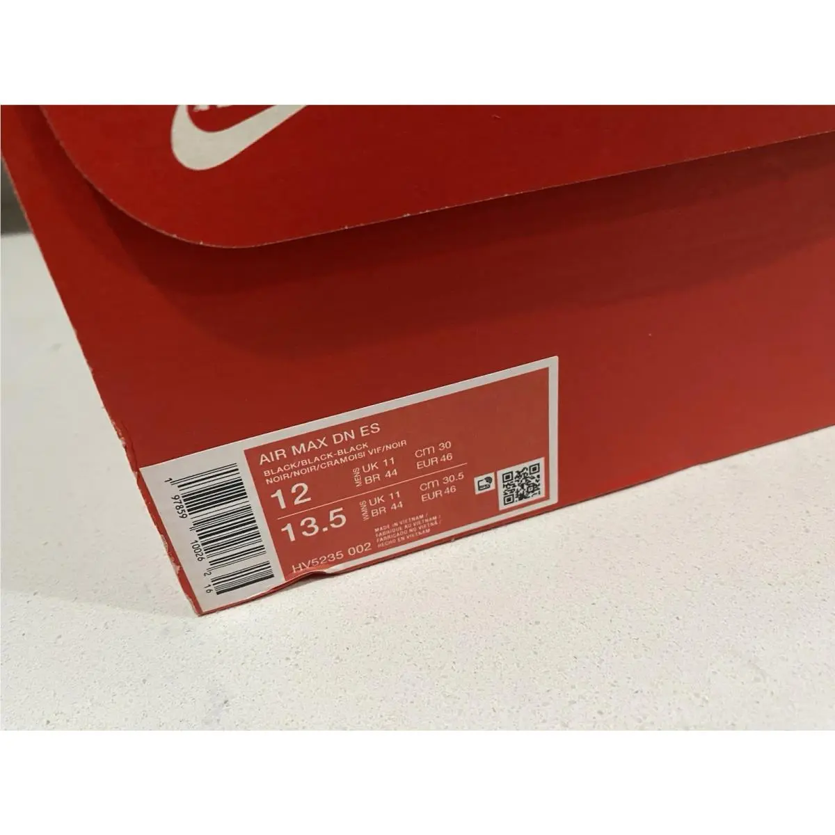 Nike shoes - Black/Bright Crimson 3