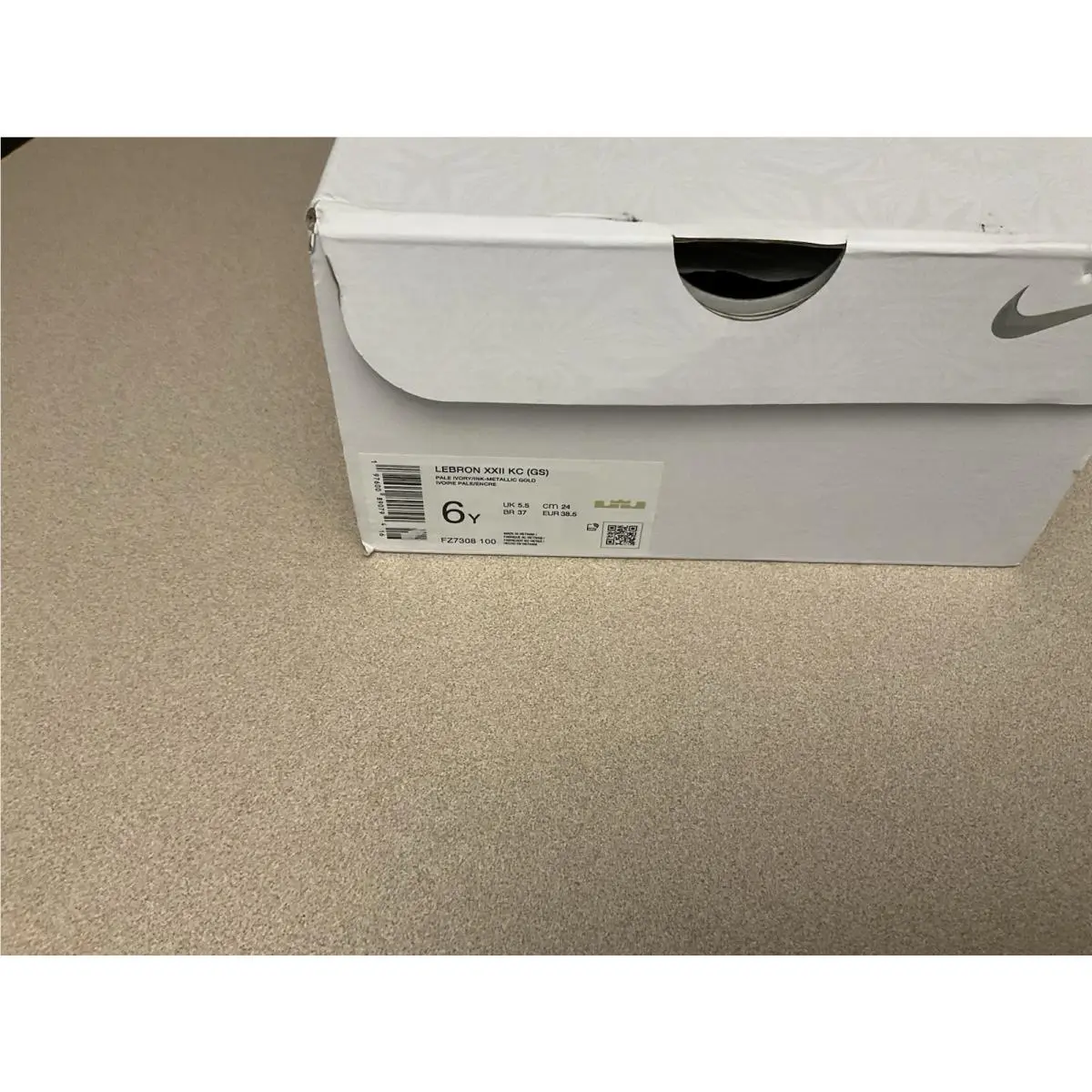 Nike shoes - Nike Lebron XXII KC - Lebron XXII - Multicolor 1