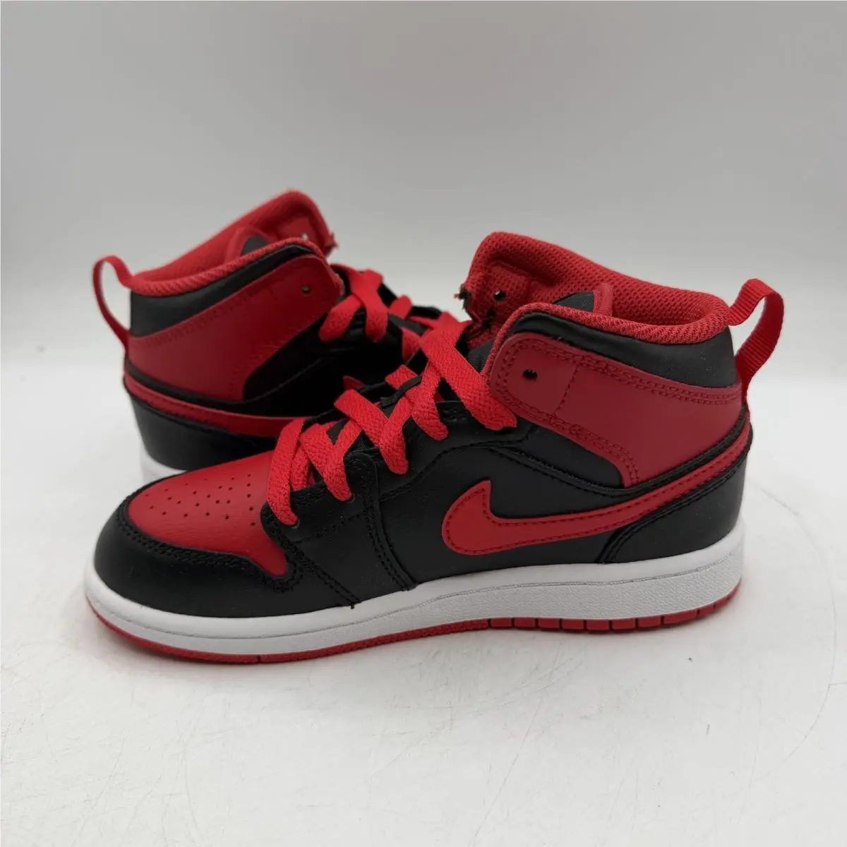 Nike shoes - Air Jordan 1 Mid - Air Mid - DQ8424-060 - Red 1
