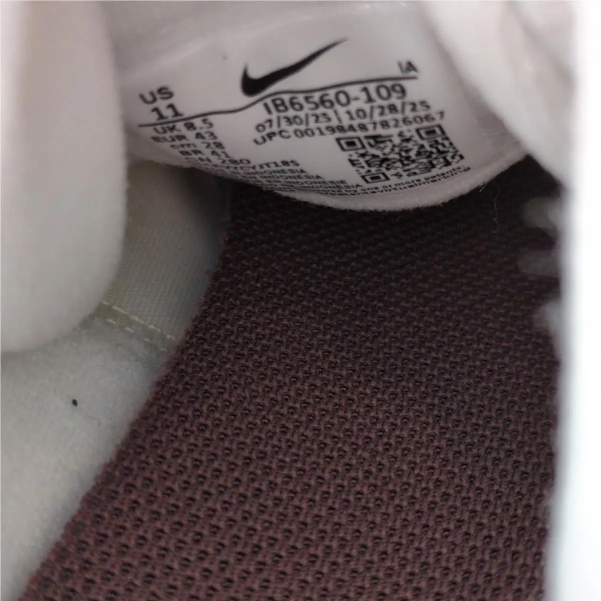 Nike shoes - White 4