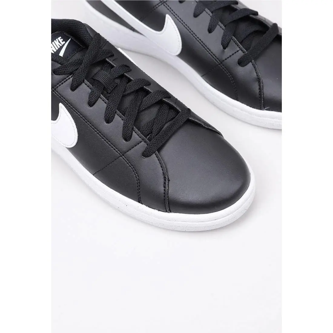 Nike shoes - Black 2