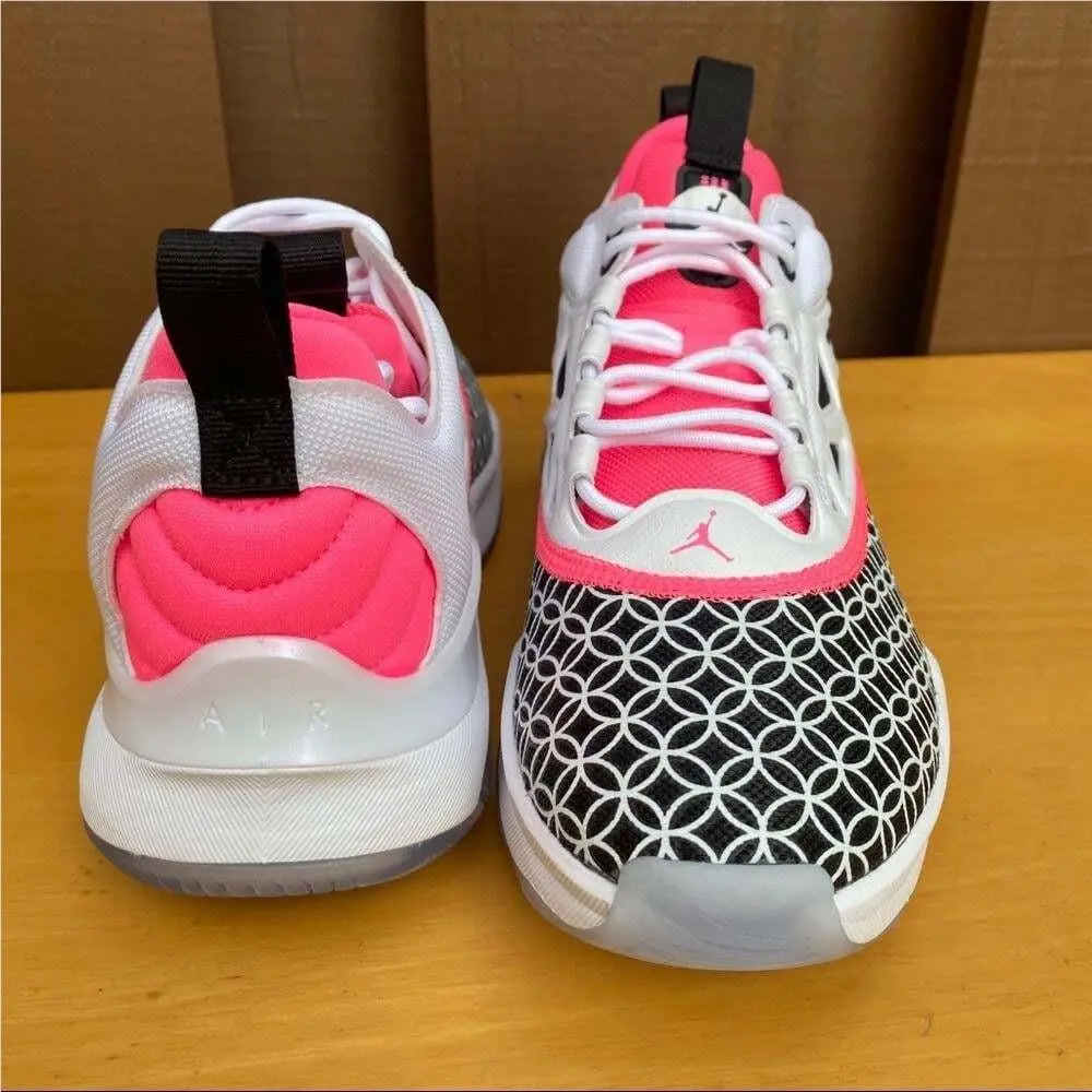 Nike shoes - Pink 2
