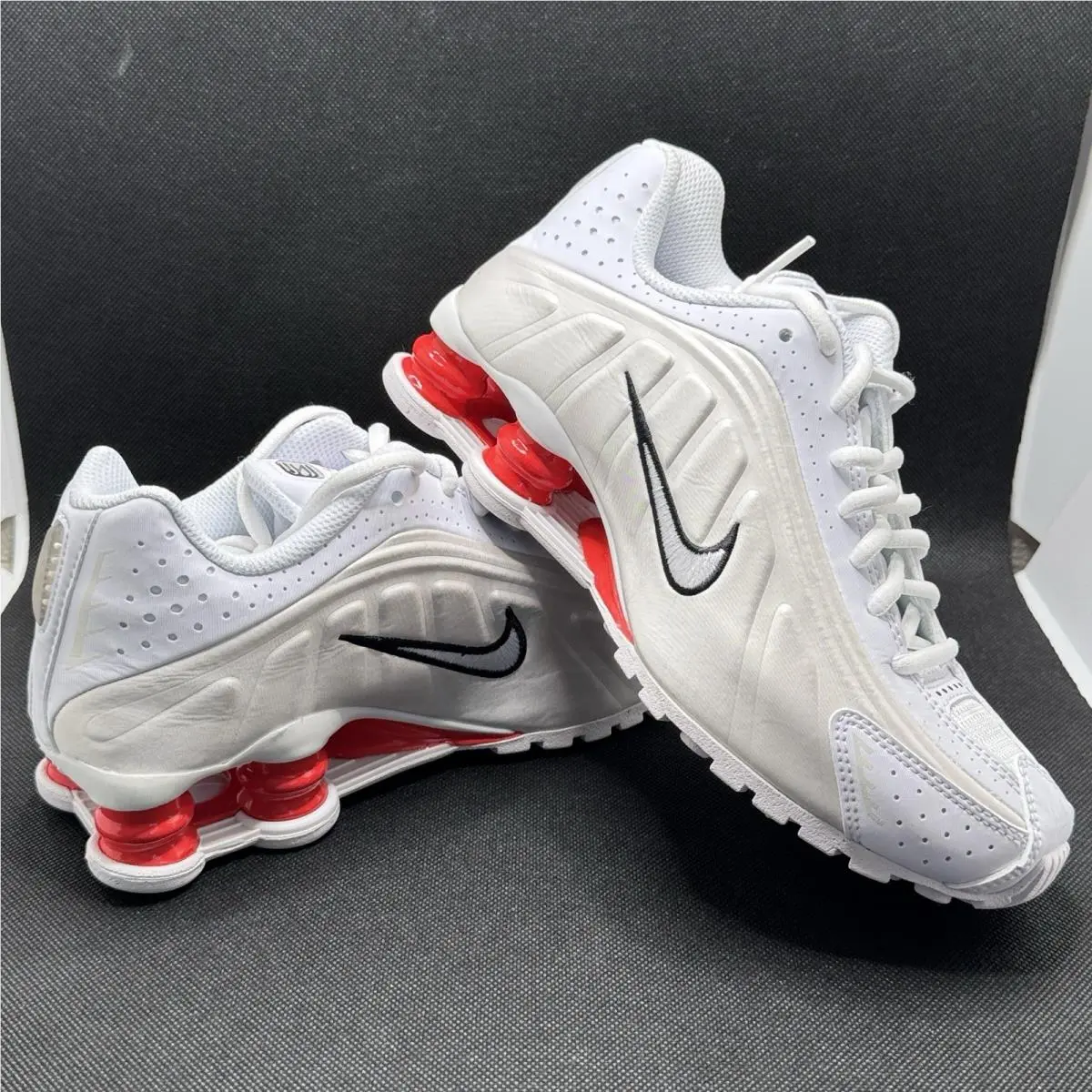 Nike Shox R4 GS White Picante Red Sneakers Youth 4Y CW2626-102