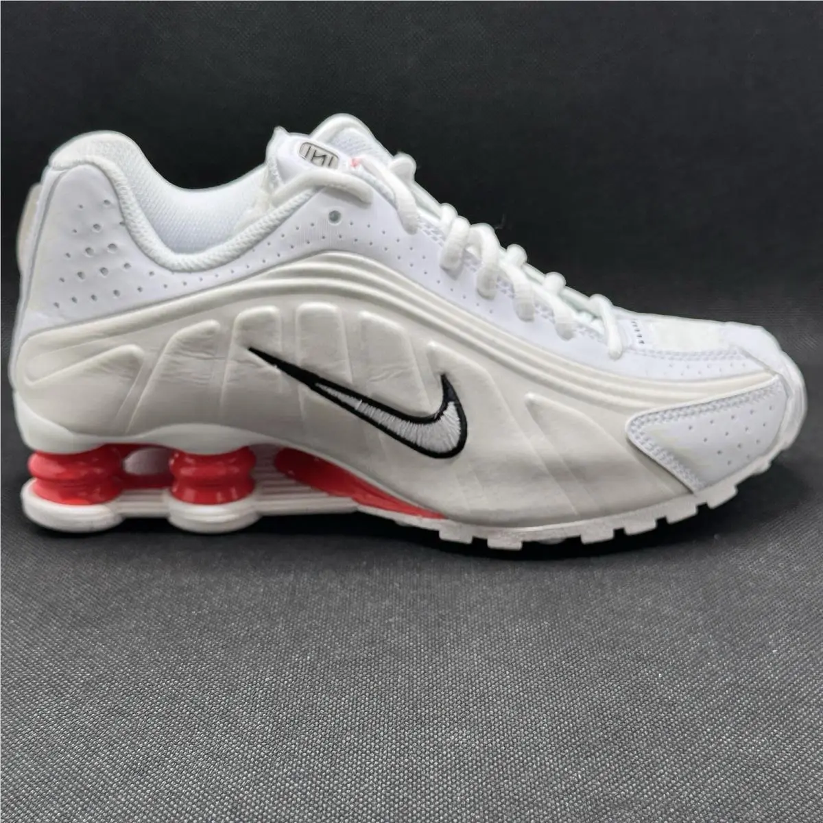 Nike shoes - Nike Shox R4 - Shox - White / Red 10