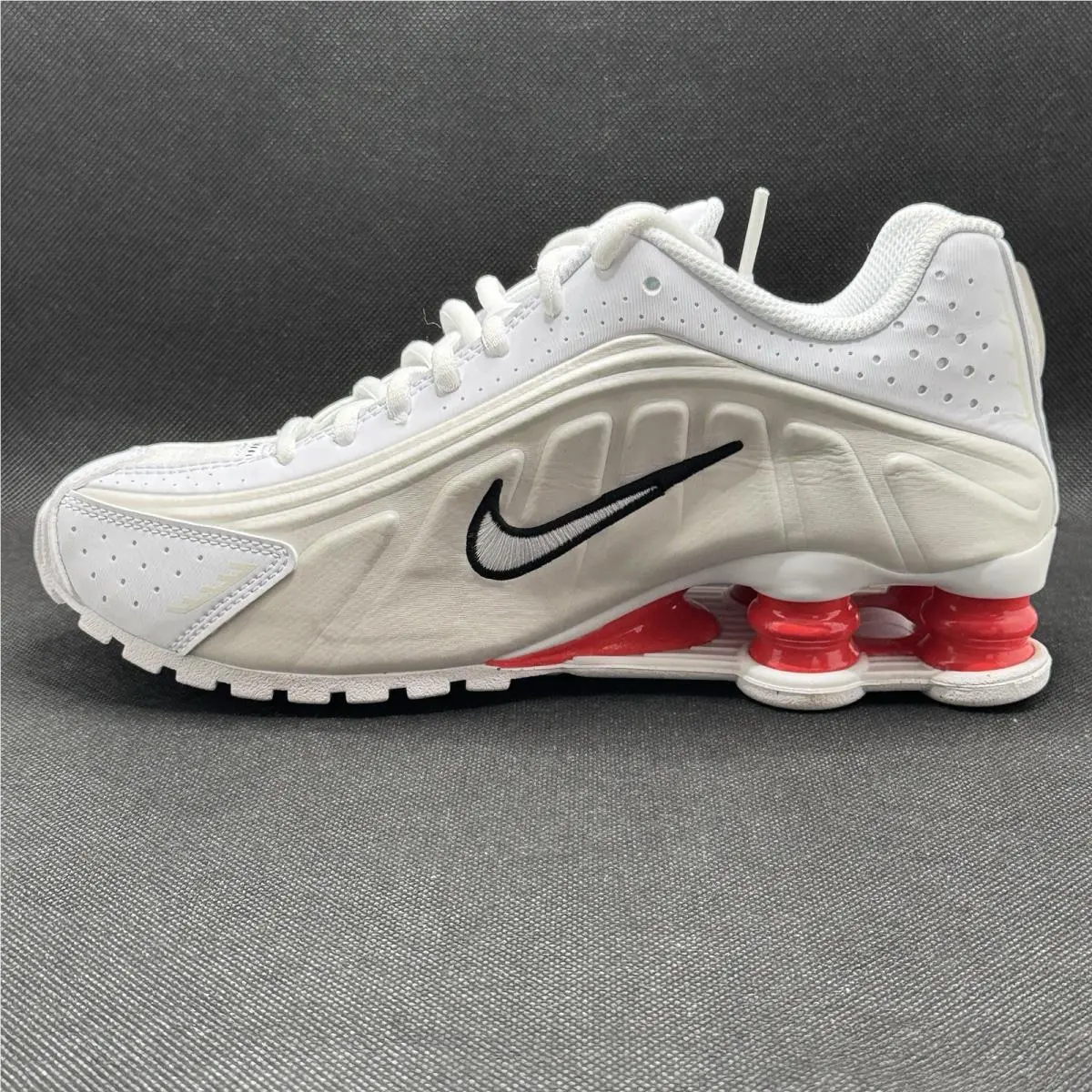 Nike shoes - Nike Shox R4 - Shox - White / Red 11