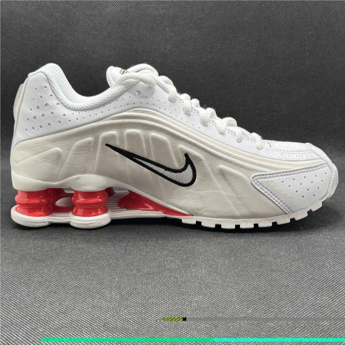 Nike shoes - Nike Shox R4 - Shox - White / Red 13