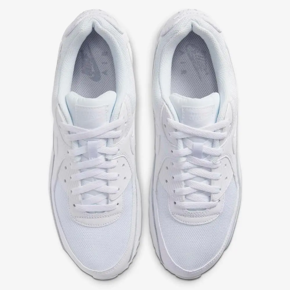 Nike shoes - White 3