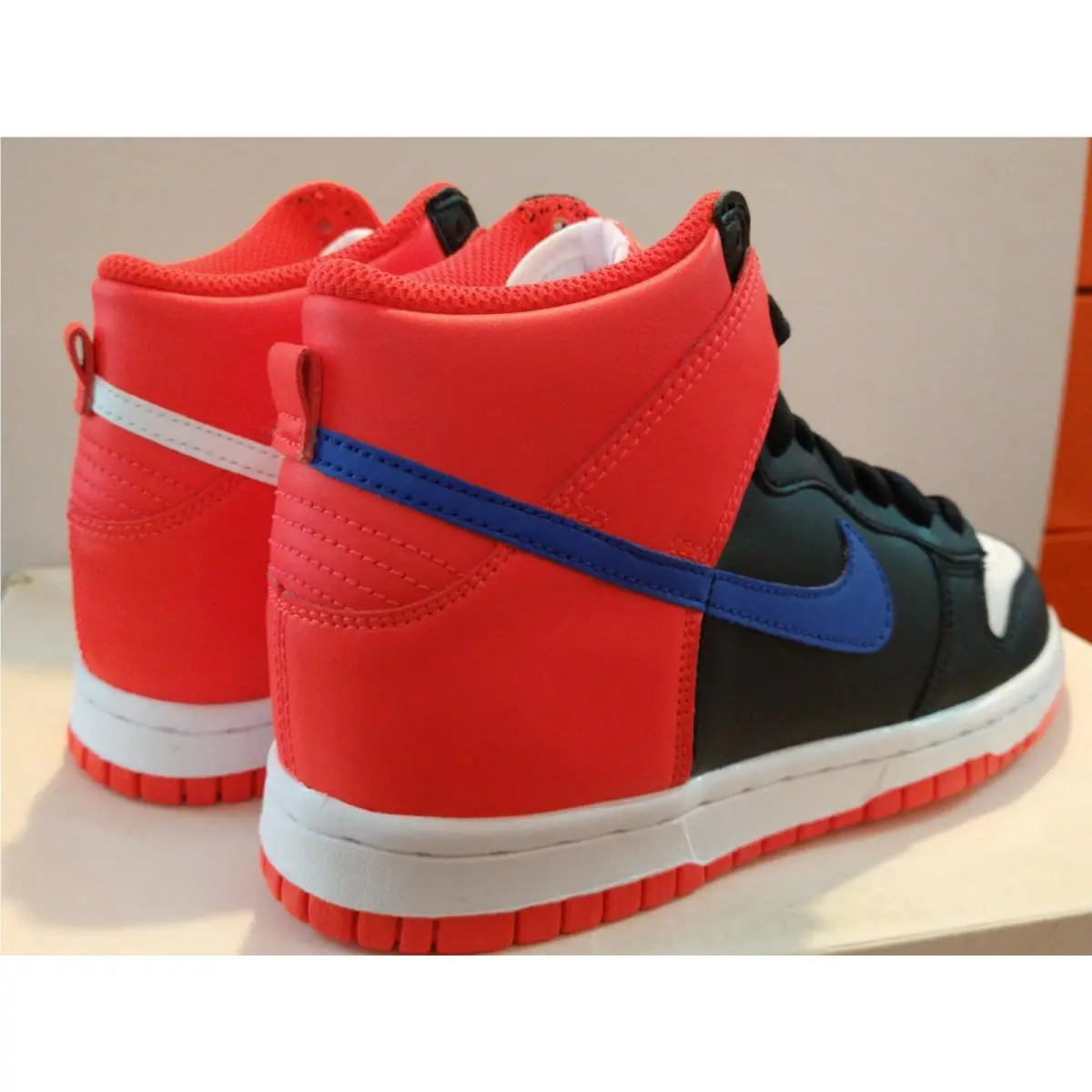 Nike shoes - Black / Orange 4