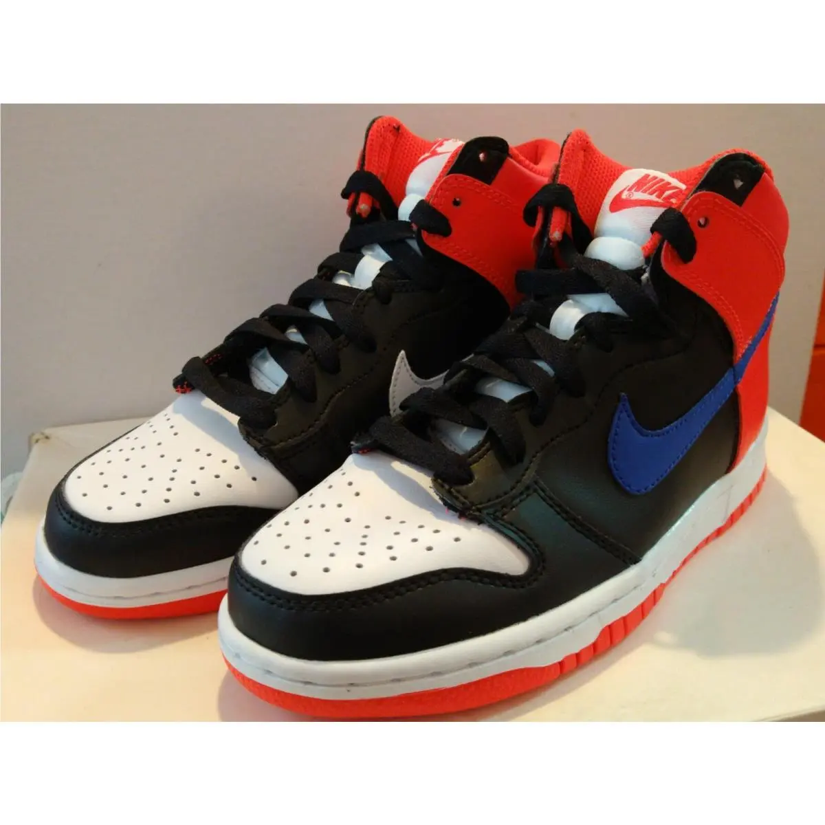 Nike shoes - Black / Orange 5