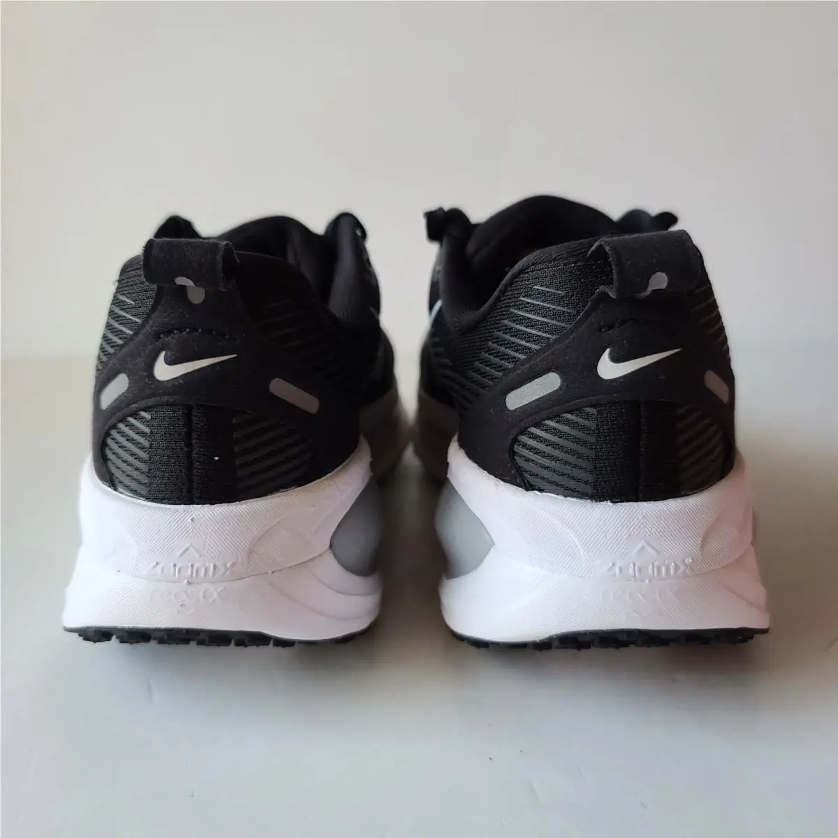 Nike shoes - Nike Vomero 18 - Vomero - IB4032-002 - Black 2