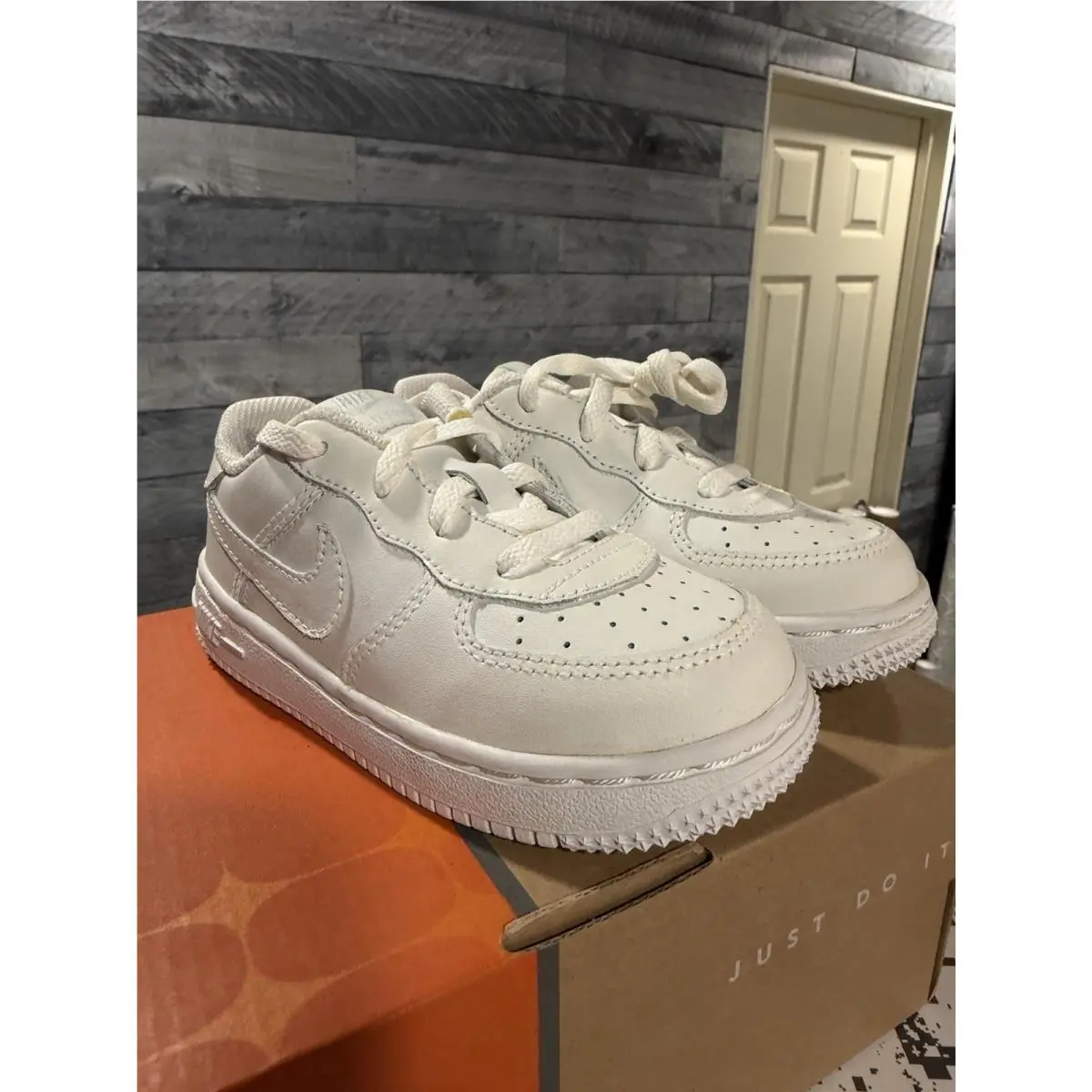 Nike shoes - Nike Air Force 1 - Air Force - White 1