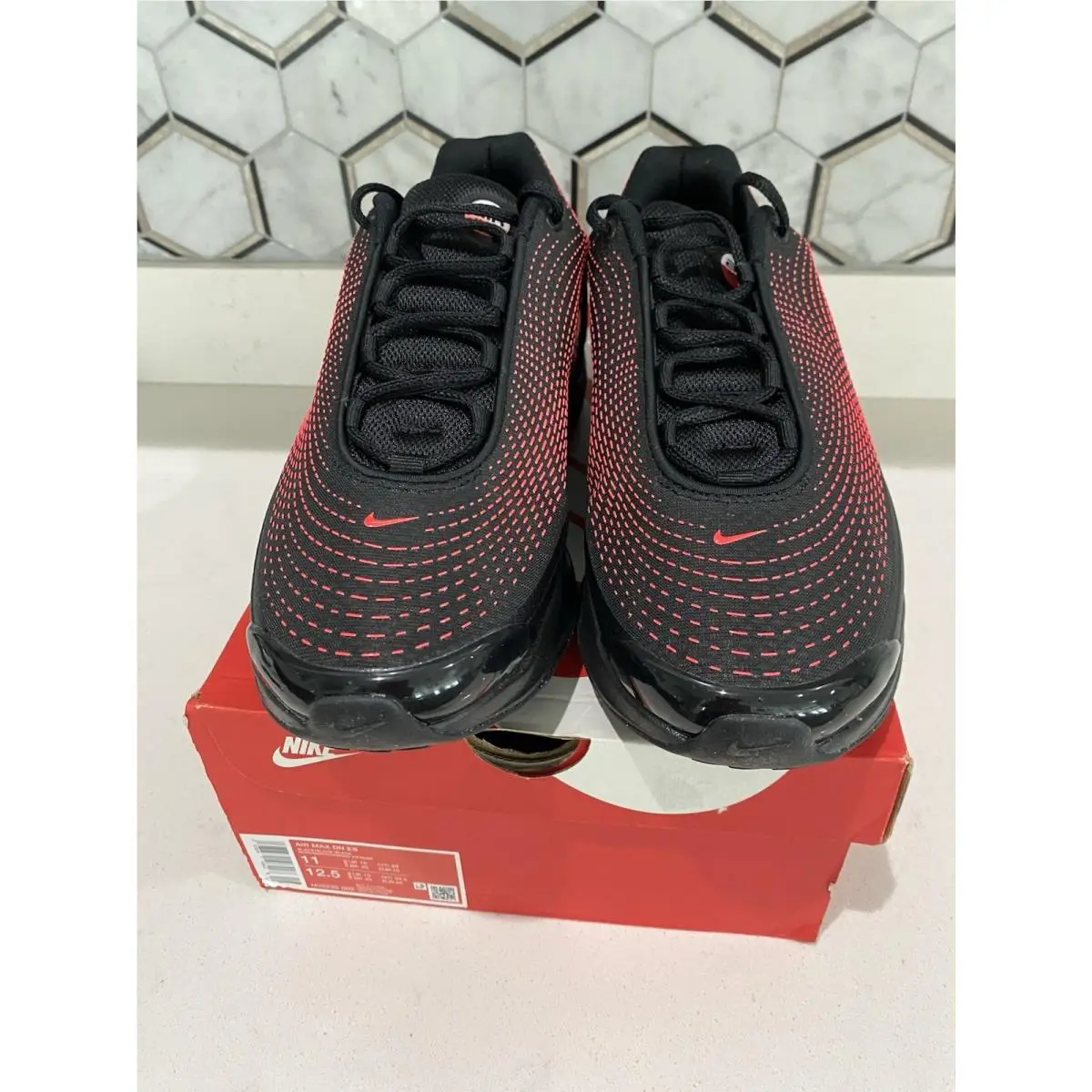 Nike shoes - Black/Bright Crimson 0