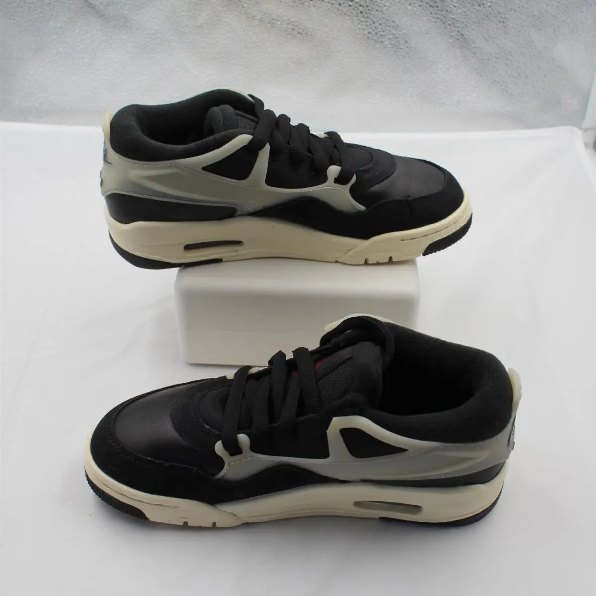 Nike shoes - Air Jordan 4 - Air - Black 1