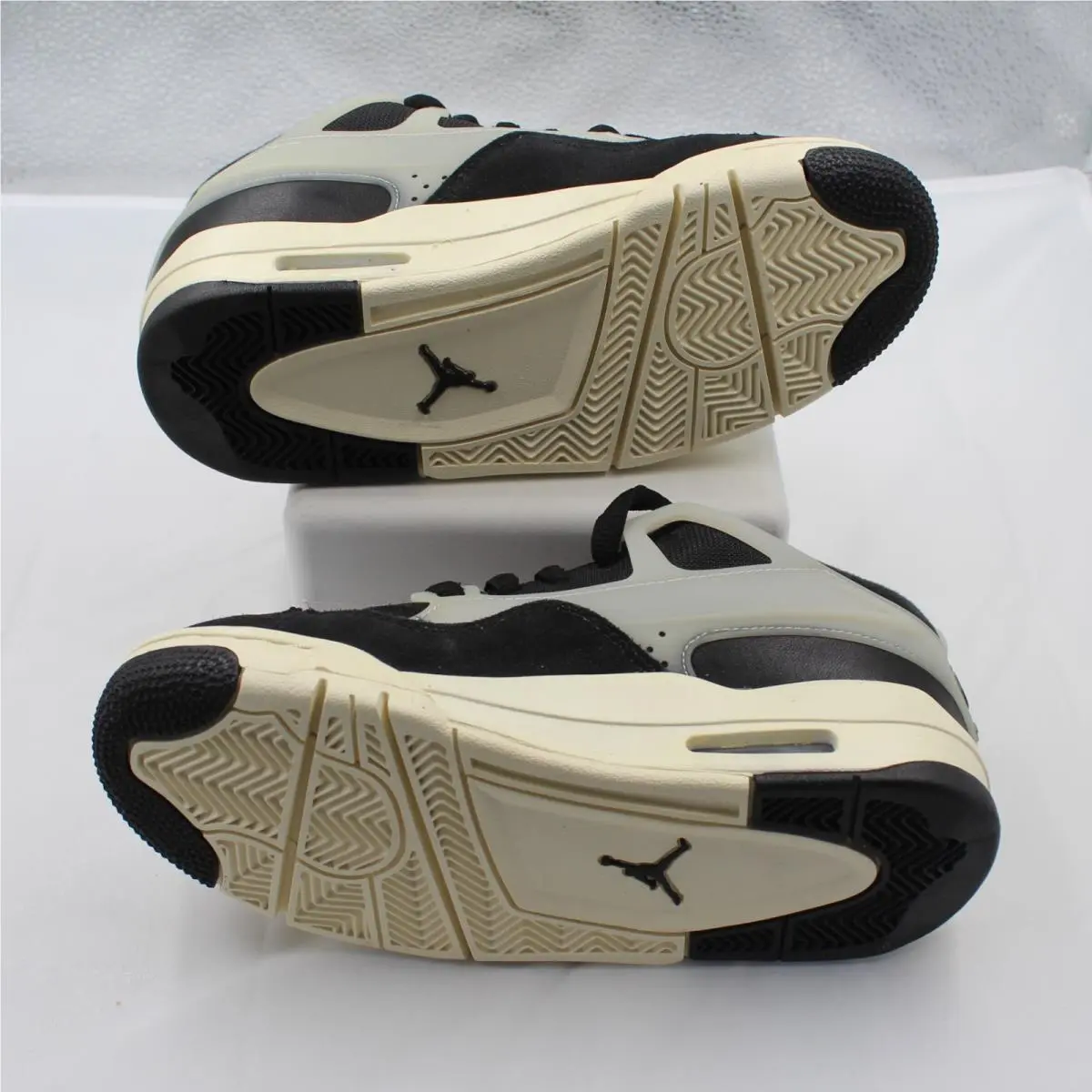 Nike shoes - Air Jordan 4 - Air - Black 2