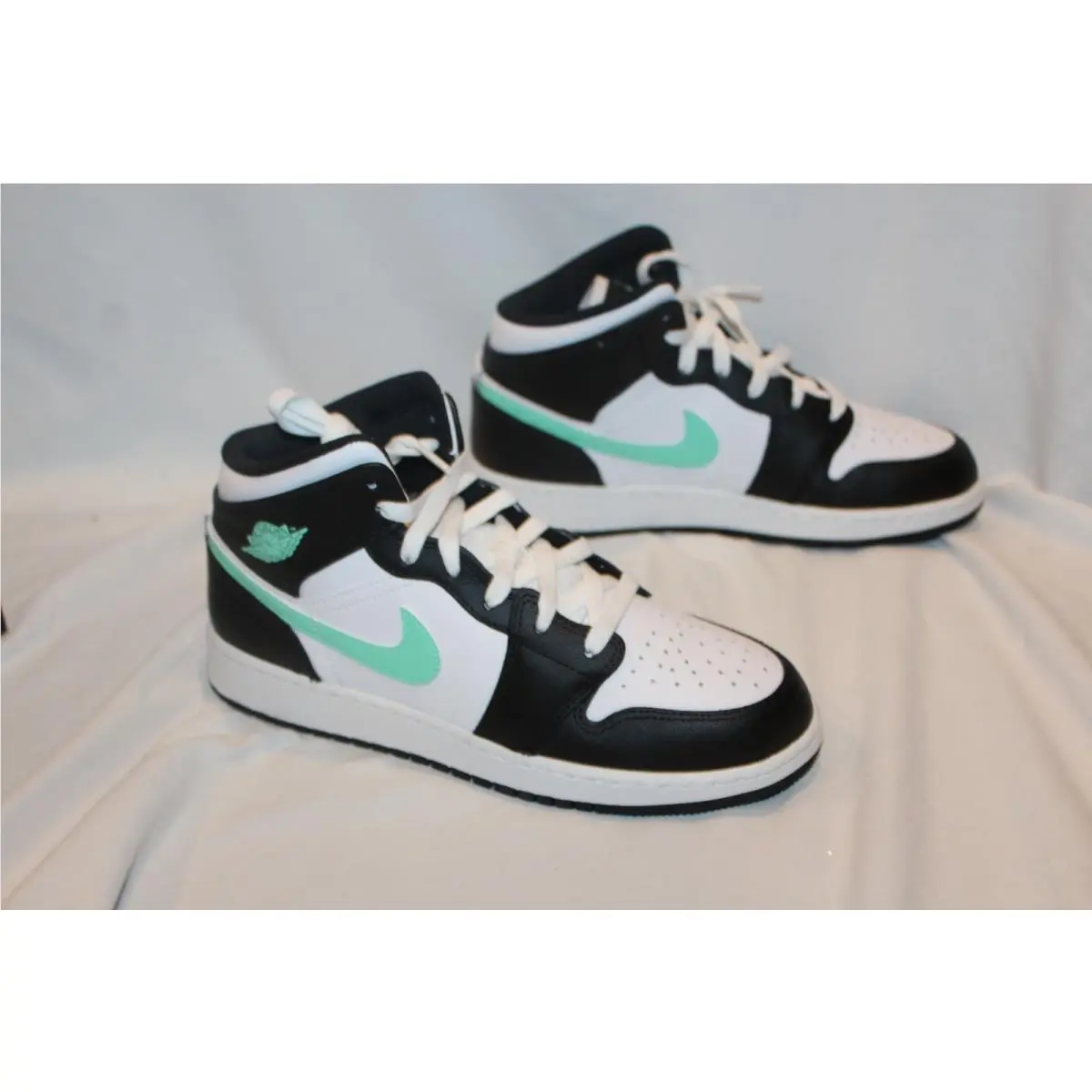 Nike shoes - MID GS - MID - WHITE BLACK GREEN 1