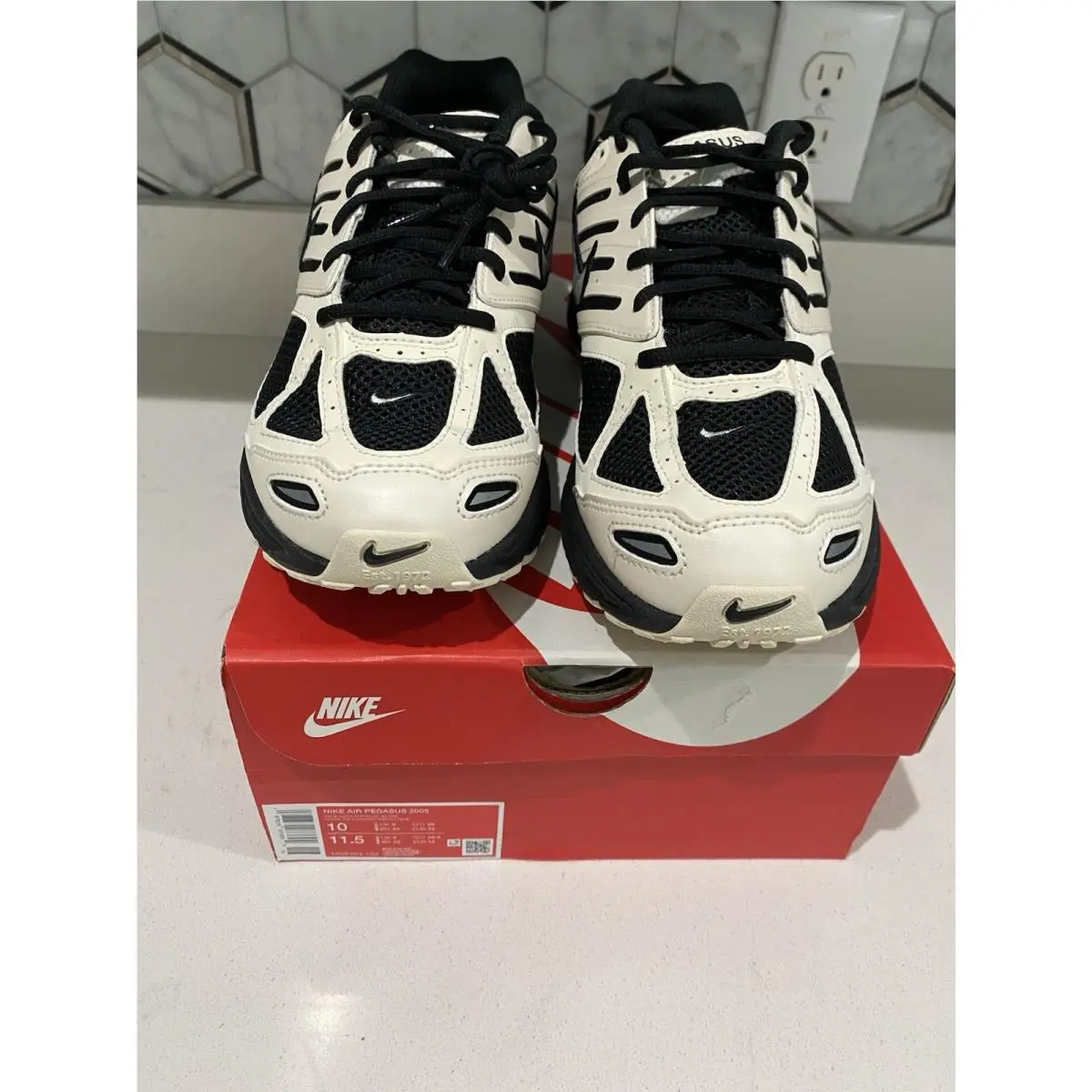 Nike shoes - Pale Ivory/MEtallic Silver 0
