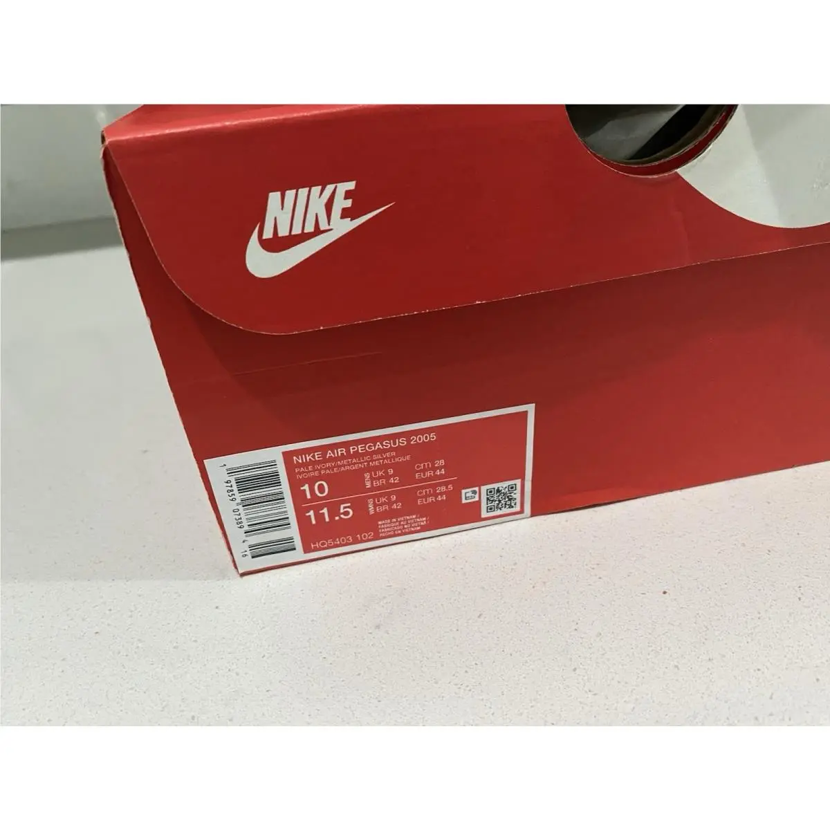 Nike shoes - Pale Ivory/MEtallic Silver 3