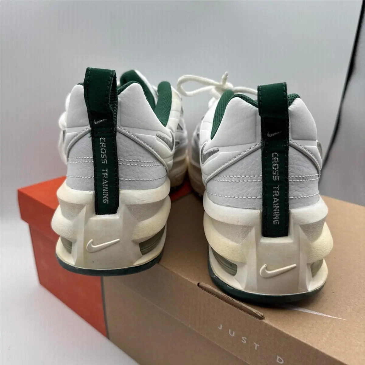Nike shoes - White 3