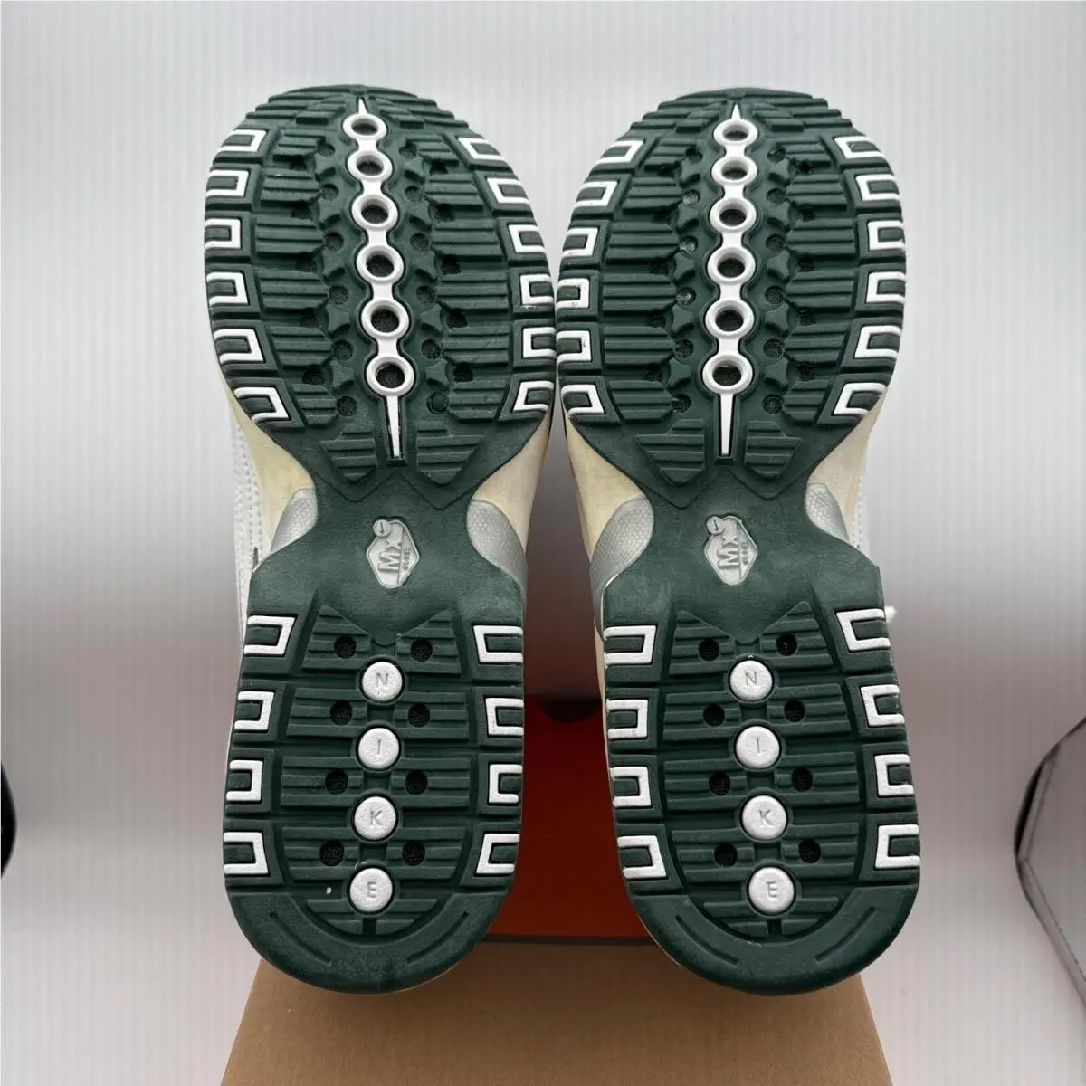 Nike shoes - White 7