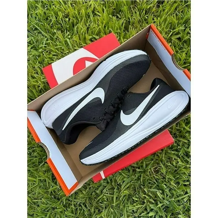 Nike shoes - Nike Revolution - Revolution - black / white 5