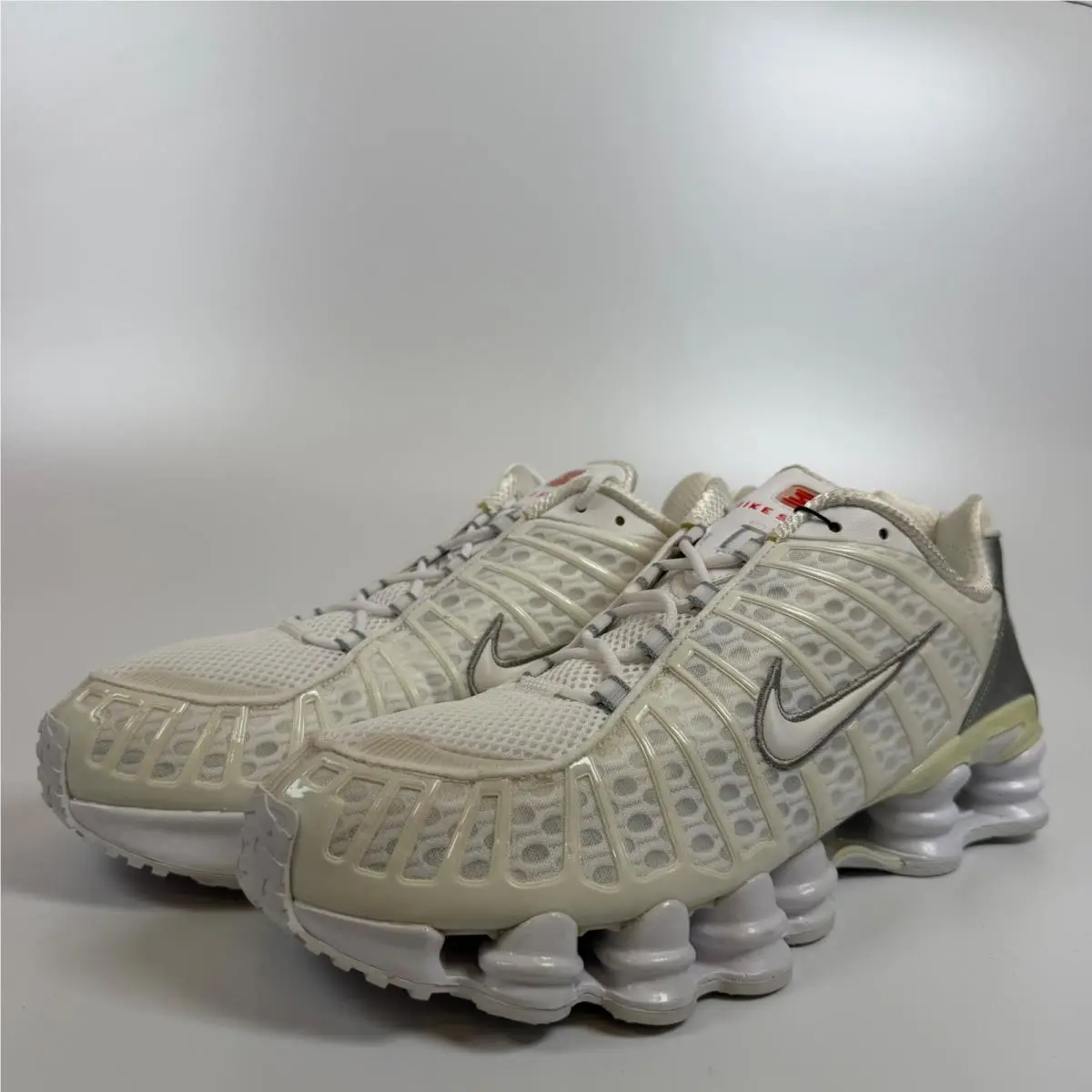 Nike Shox TL White Metallic Silver Running Shoes AV3595-100 Size 13 w/ Flaw