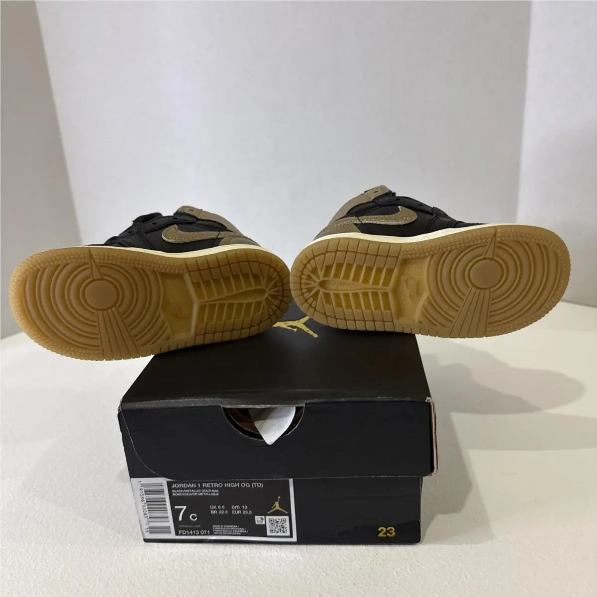 Nike shoes - Air Jordan 1 - Air - Black 3