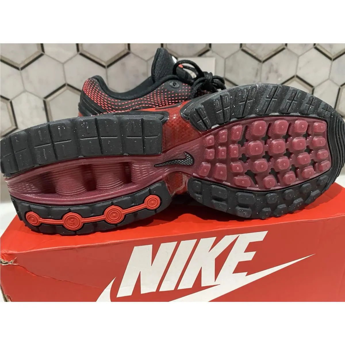 Nike shoes - Black/Bright Crimson 2